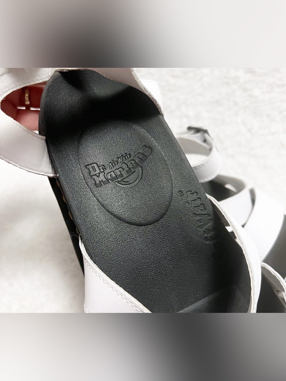 Doc Marten’s NWT White Blaire Leather Chunky Platform Sandals Women’s Size 11 - Picture 13 of 15
